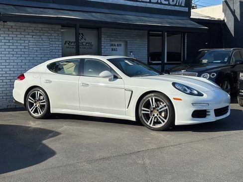 Used 2015 Porsche Panamera S RWD image 10