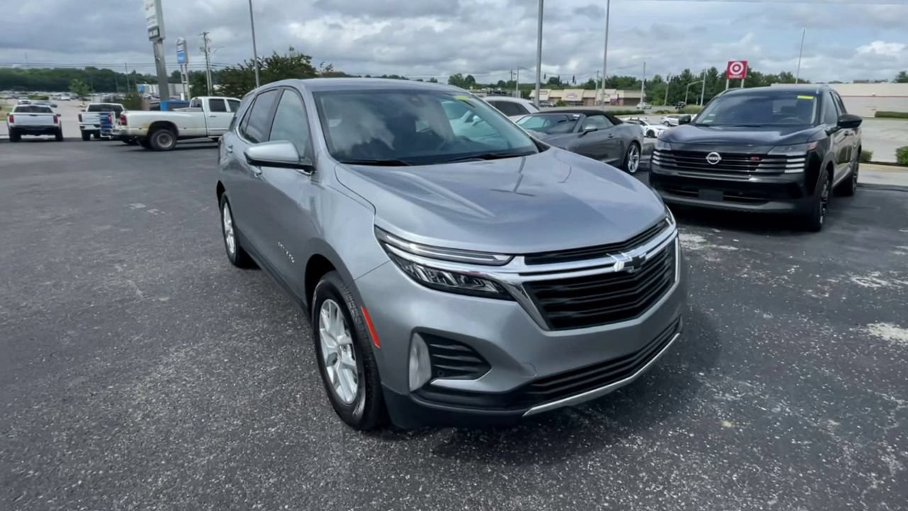 Used 2024 Chevrolet Equinox LT w/ LPO, Floor Liner Package FWD image 3
