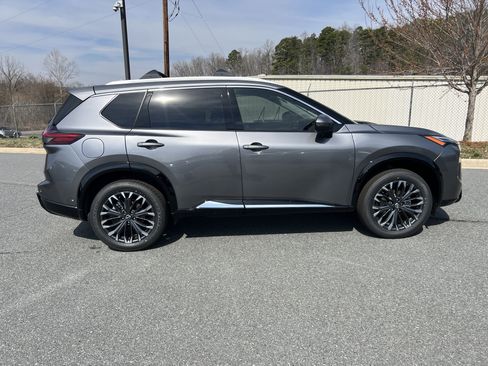 New 2026 Nissan Rogue Platinum image 7