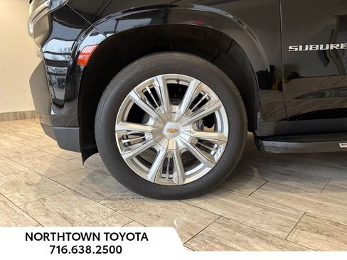 Used 2023 Chevrolet Suburban High Country AWD/4WD image 43