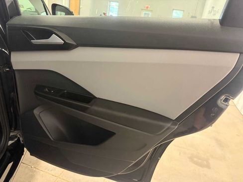 Certified 2023 Volkswagen Taos SEL AWD/4WD image 27