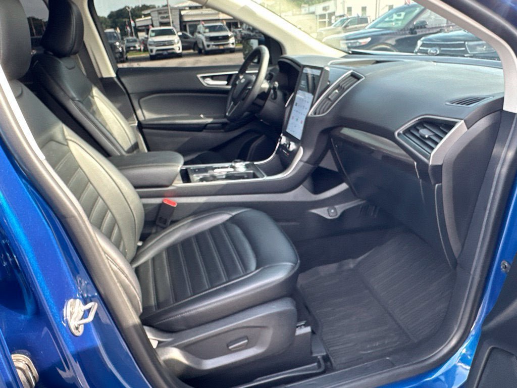 Certified 2024 Ford Edge SEL w/ Convenience Package AWD/4WD image 12