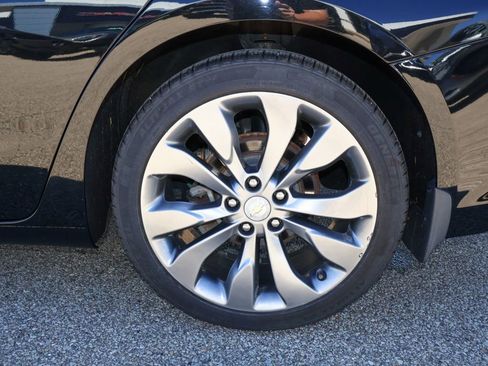 Used 2016 Chevrolet Malibu Premier FWD image 28