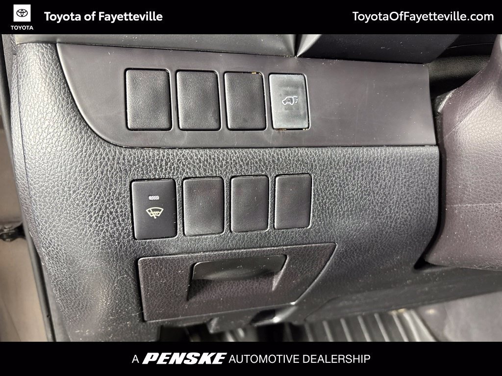 Used 2016 Toyota Highlander XLE AWD/4WD image 32