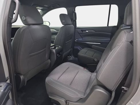 Used 2025 Chevrolet Traverse LT w/ Driver Confidence Package FWD image 12
