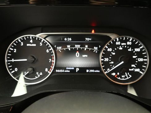 Used 2022 Nissan Pathfinder SL image 6