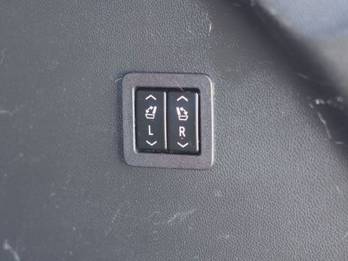 Used 2023 Buick Enclave Avenir w/ Avenir Technology Package image 48