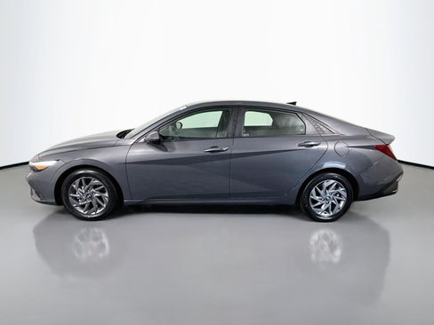 Used 2024 Hyundai Elantra SEL FWD image 6