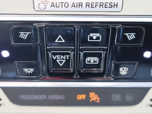 Used 2025 Lincoln Nautilus Reserve AWD/4WD image 26