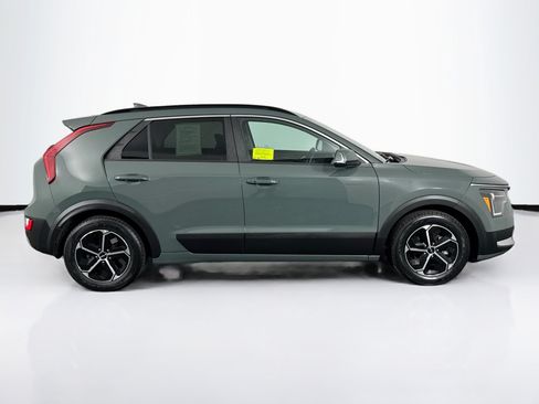 Used 2023 Kia Niro EX w/ EX Cold Weather Package FWD image 12
