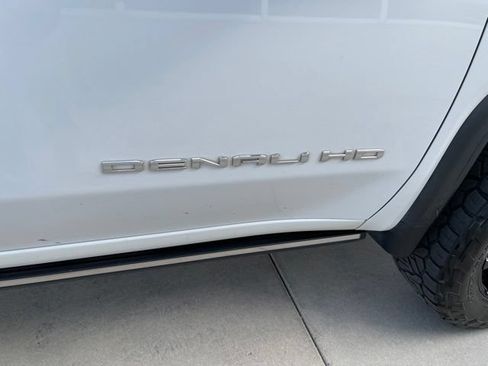 Used 2023 GMC Sierra 3500 Denali w/ Denali Ultimate Package AWD/4WD image 23