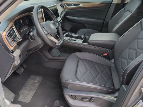 Used 2025 Volkswagen Atlas SE image 10