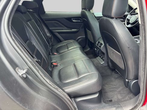 Used 2019 Jaguar F-PACE Prestige AWD/4WD image 16