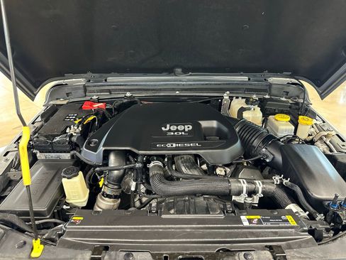Used 2022 Jeep Wrangler Unlimited Sport AWD/4WD image 43