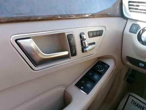 Used 2014 Mercedes-Benz E 350 Sedan image 24