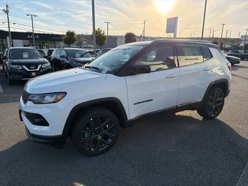 New 2026 Jeep Compass Limited image 5