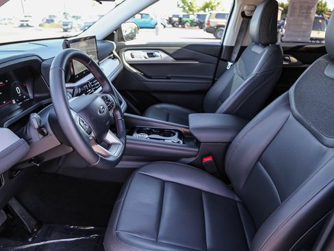 Used 2026 Ford Explorer Active w/ Active Comfort Package RWD image 19