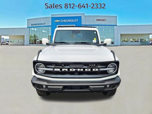 Used 2024 Ford Bronco Outer Banks image 2