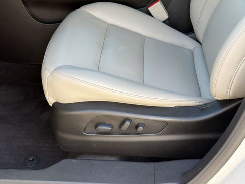 Used 2020 Cadillac XT4 Luxury FWD image 13