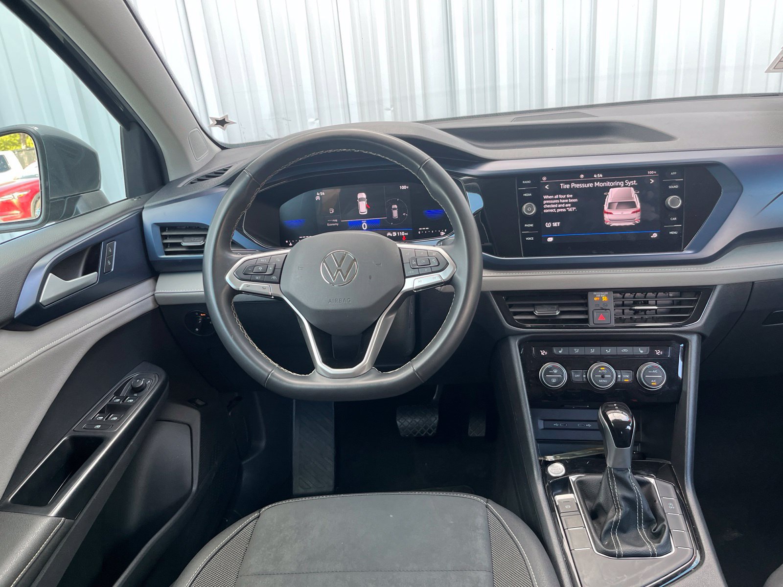 Used 2024 Volkswagen Taos SE FWD image 23