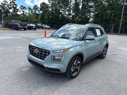 Used 2026 Hyundai Venue SEL FWD image 4