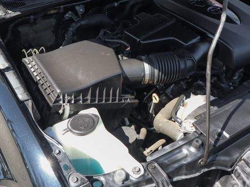 Used 2019 Toyota Tacoma SR5 RWD image 12