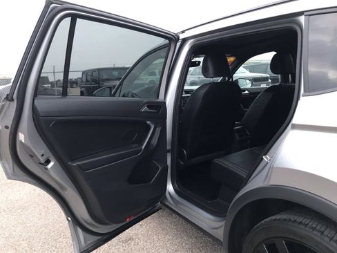 Used 2021 Volkswagen Tiguan SE R-Line image 13