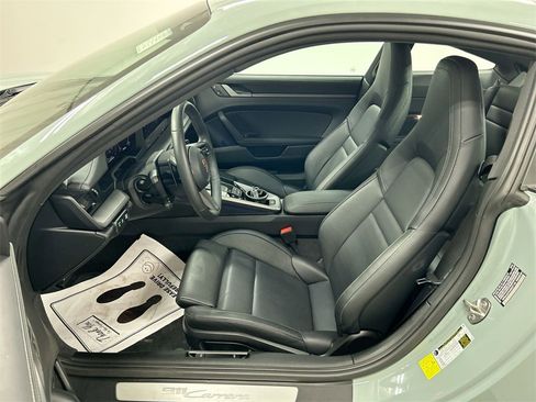 Certified 2025 Porsche 911 Carrera image 9