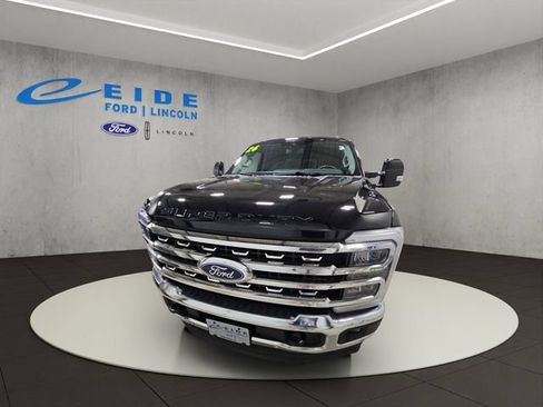 Used 2026 Ford F250 Lariat w/ Lariat Premium Package AWD/4WD image 5