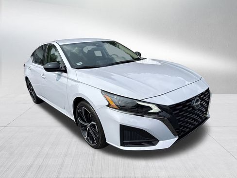 New 2025 Nissan Altima 2.5 SR image 3