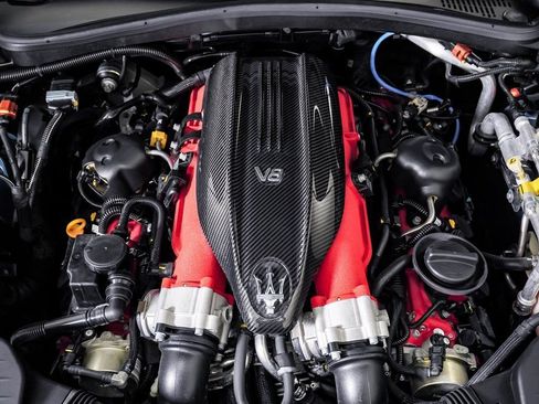 Used 2024 Maserati Ghibli Trofeo image 33