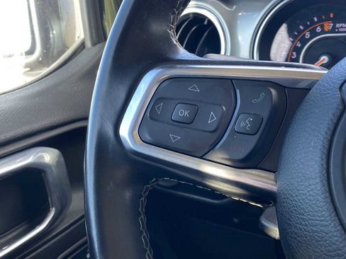 Certified 2022 Jeep Gladiator Overland w/ Trailer Tow Package image 25