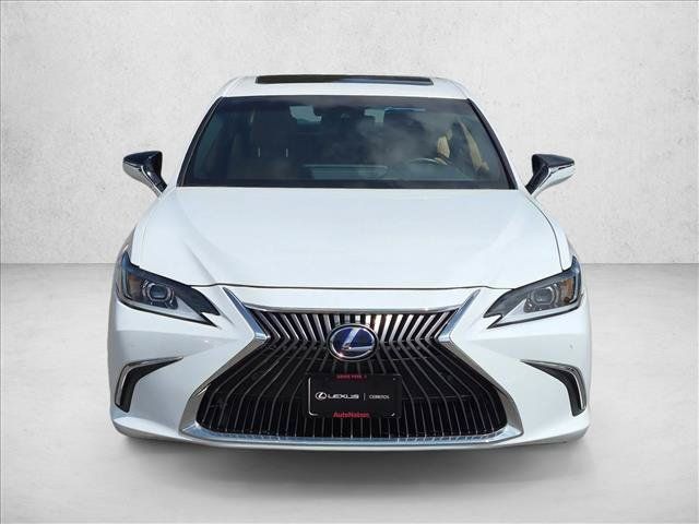 Used 2022 Lexus ES 300h w/ Premium Package FWD image 2