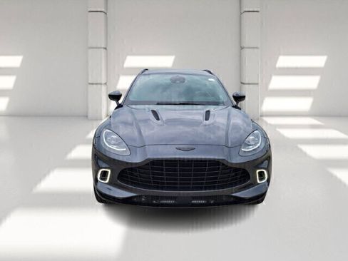 Used 2021 Aston Martin DBX image 2