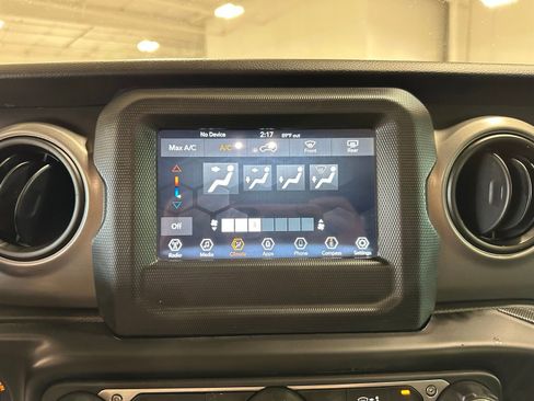 Used 2023 Jeep Wrangler Unlimited Sport image 27