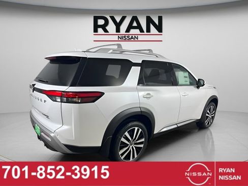 New 2025 Nissan Pathfinder Platinum w/ Cargo Package image 5