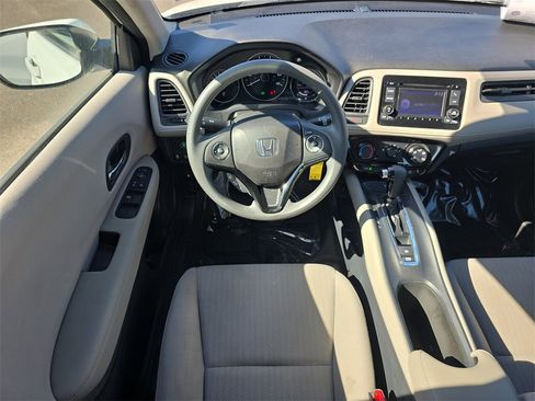 Used 2017 Honda HR-V LX image 13