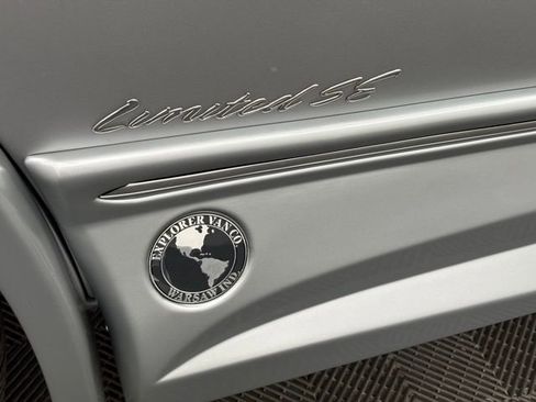 Used 2022 GMC Savana 2500 Extended w/ Enhanced Convenience Package image 53