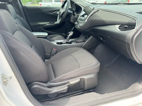 Used 2022 Chevrolet Malibu LS w/ Driver Confidence Package image 12