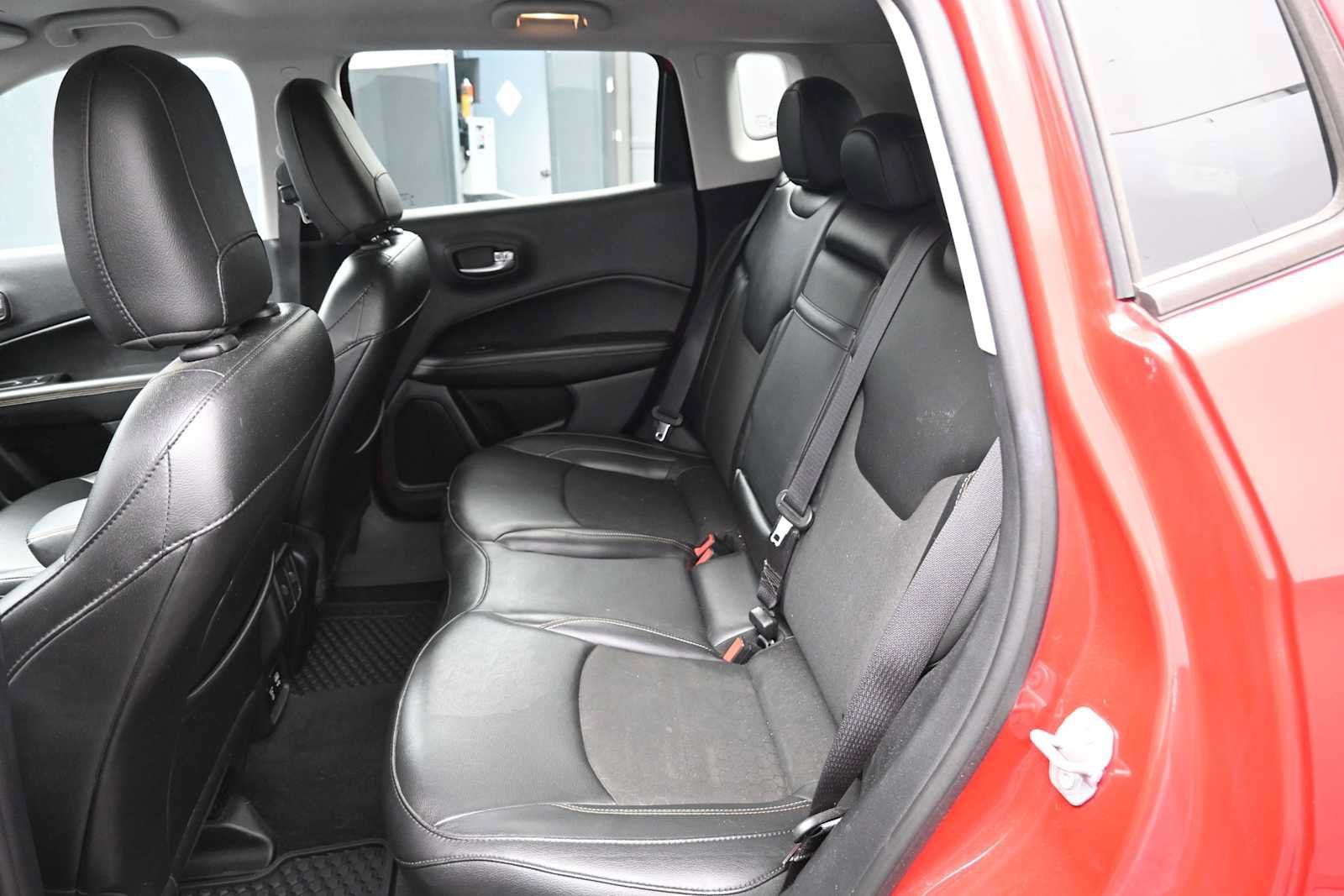 Used 2019 Jeep Compass Latitude w/ Popular Equipment Group AWD/4WD image 11