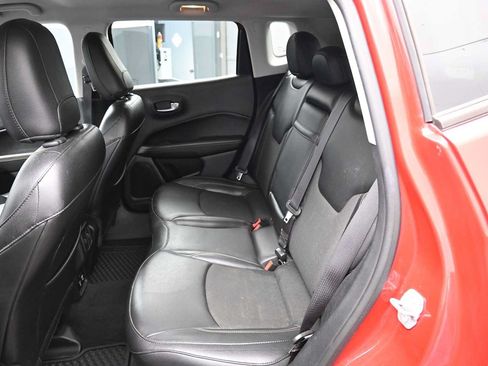 Used 2019 Jeep Compass Latitude w/ Popular Equipment Group AWD/4WD image 11