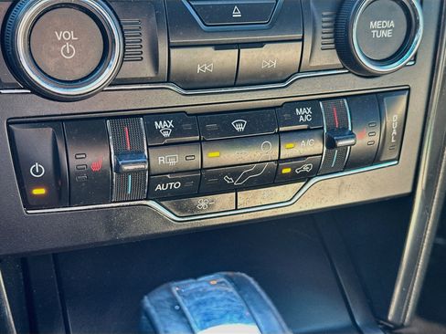 Used 2016 Ford Explorer XLT w/ Equipment Group 202A AWD/4WD image 24
