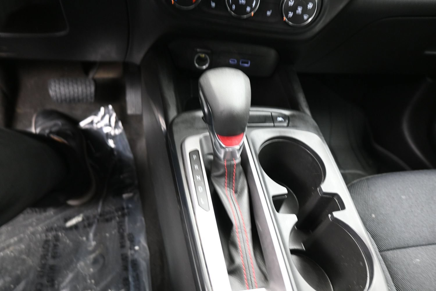 Used 2025 Chevrolet Trax RS FWD image 14