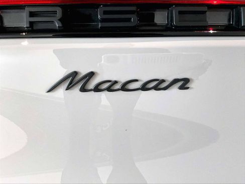Used 2026 Porsche Macan AWD/4WD image 36