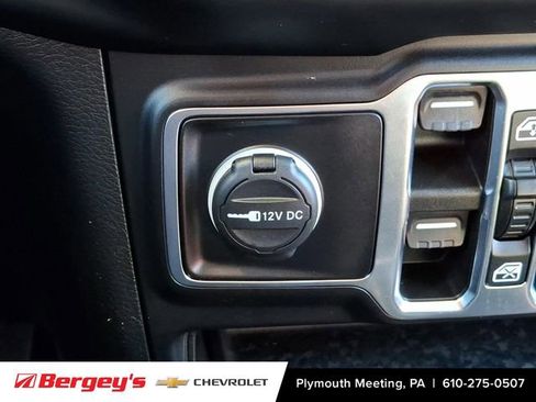Used 2021 Jeep Wrangler Unlimited Sahara AWD/4WD image 28
