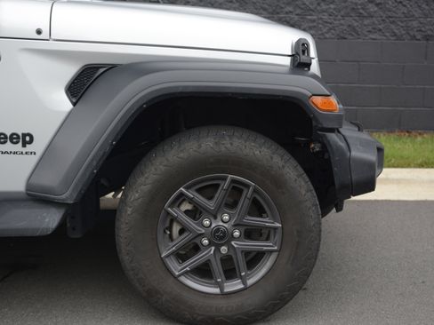 Used 2024 Jeep Wrangler Unlimited Sport AWD/4WD image 40