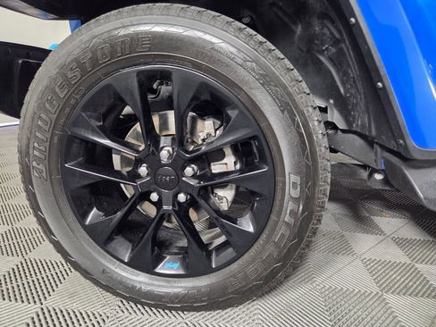 Used 2022 Jeep Wrangler Unlimited Sahara image 9