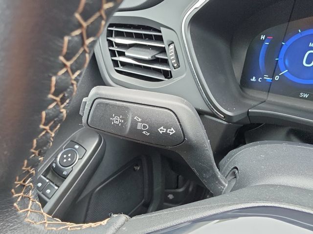 Used 2022 Ford Escape Titanium w/ Titanium Elite Package FWD image 26