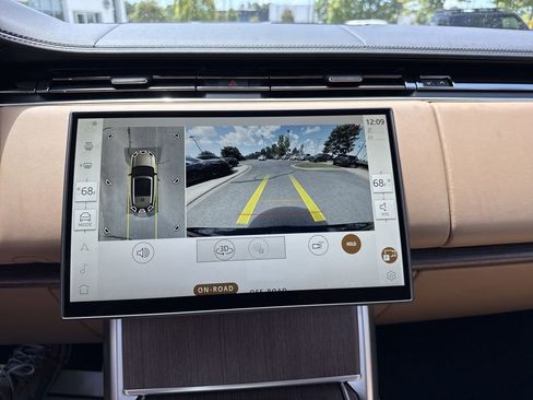 New 2025 Land Rover Range Rover SE image 27