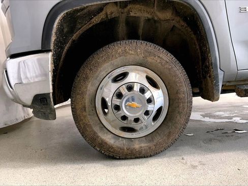 Used 2025 Chevrolet Silverado 3500 LT w/ Safety Package AWD/4WD image 6